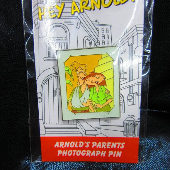 Hey Arnold Arnold’s Parents Photo Enamel Pin Nick Box EXCLUSIVE SPRING 2021 - Picture 1 of 6